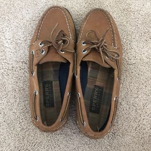 Women’s sorry topsiders